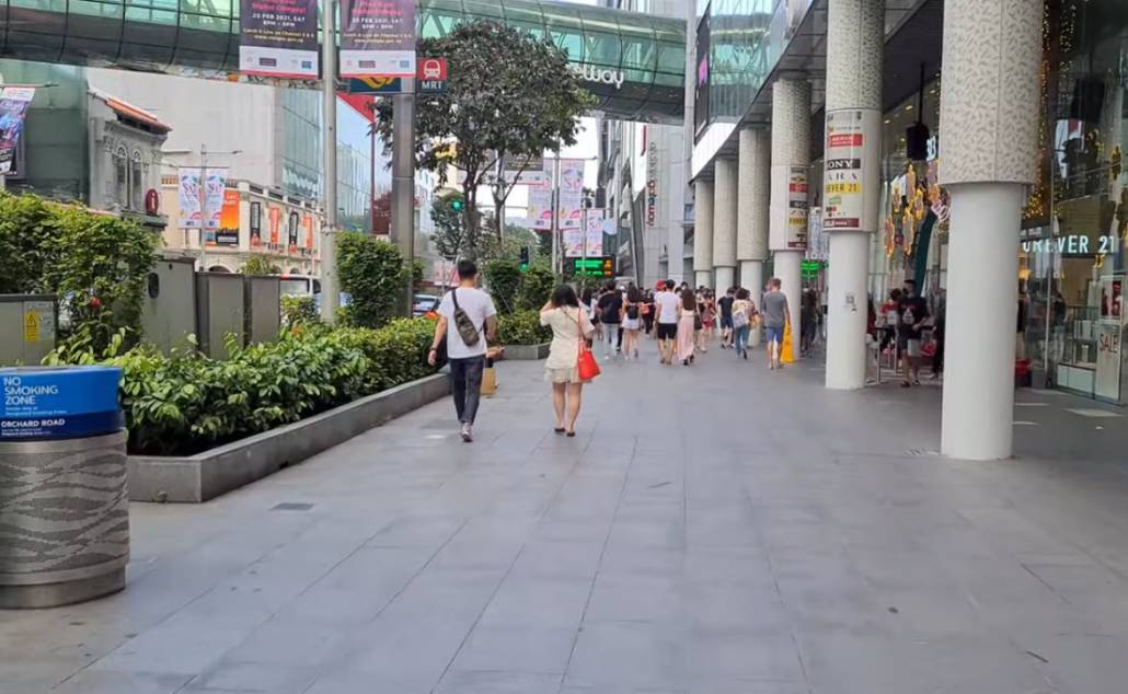 Klimt Cairnhill Located at Orchard Road by Low Keng Huat