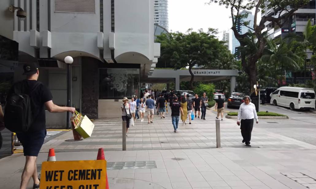 Klimt Cairnhill Located at Orchard Road by Low Keng Huat